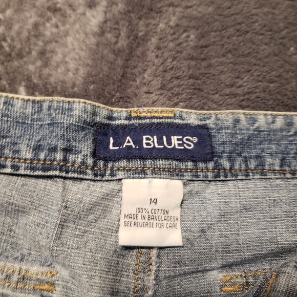 Shorts - Picture 2 of 2